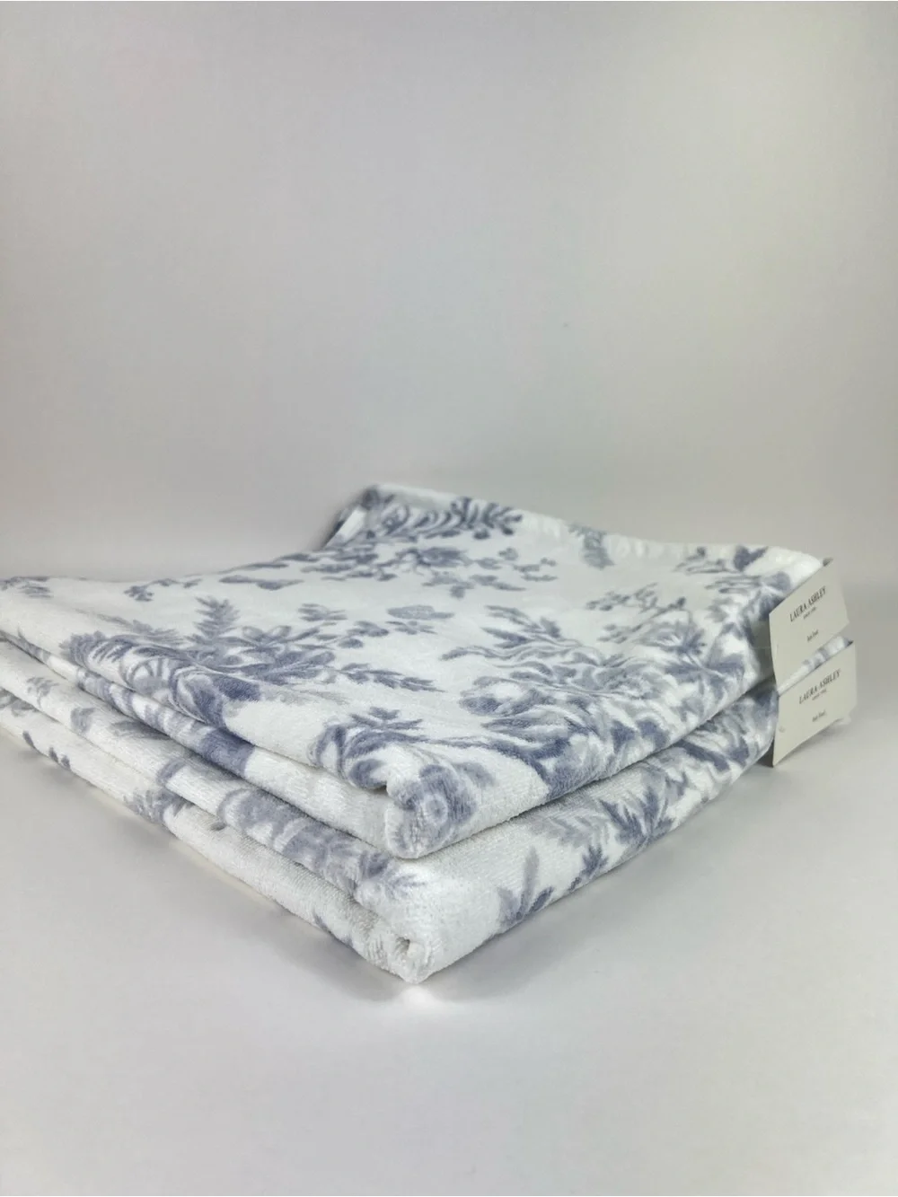 Laura Ashley Bath Towels Blue White Floral Soft Velour Cotton 2 Pc Set NEW